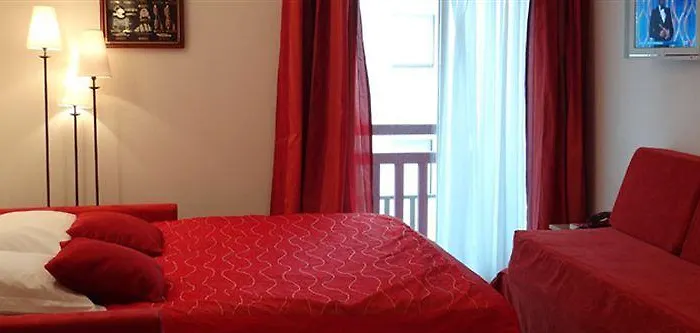 La Loggia & ドーヴィル