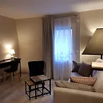 Отель La Loggia & 3*