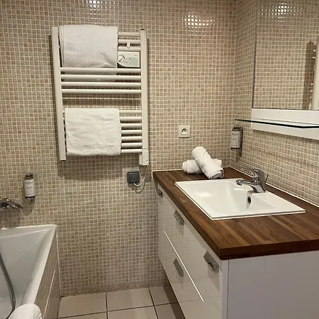 La Loggia & מלון