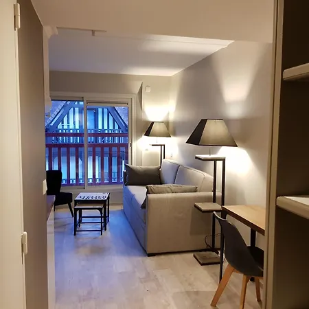 La Loggia & מלון דוביל