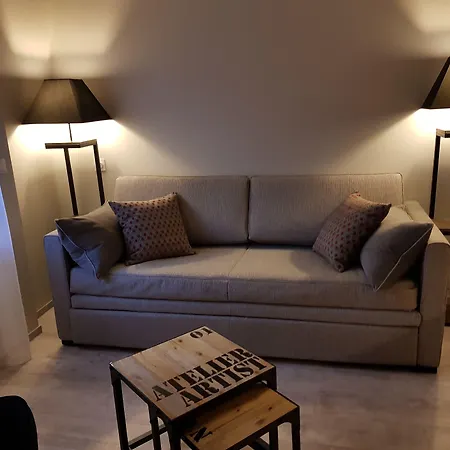 La Loggia & מלון