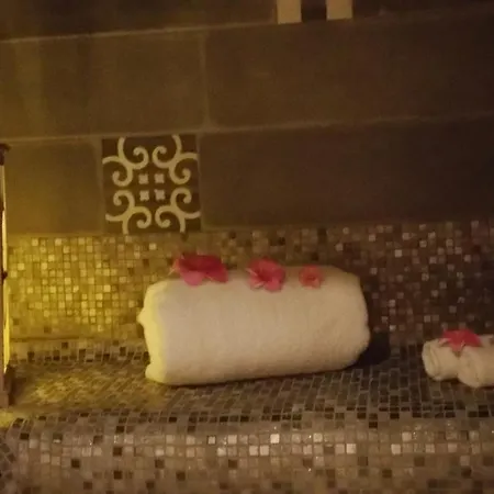 La Loggia & מלון 3*