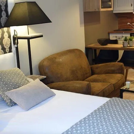 La Loggia & מלון דוביל